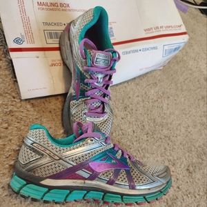 Brooks Women's Silver grey, Purple and teal Running sneakers